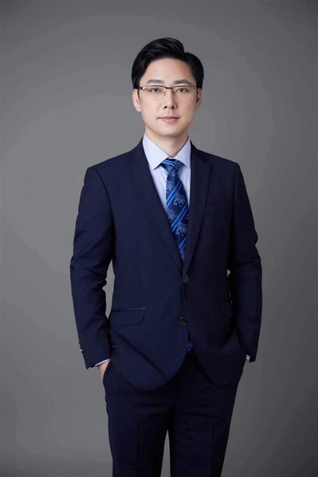 郑伟.jpg 郑伟.jpg