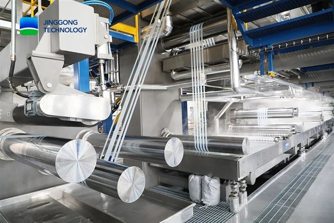 首条高性能碳纤维原丝生产线研制成功并顺利投运