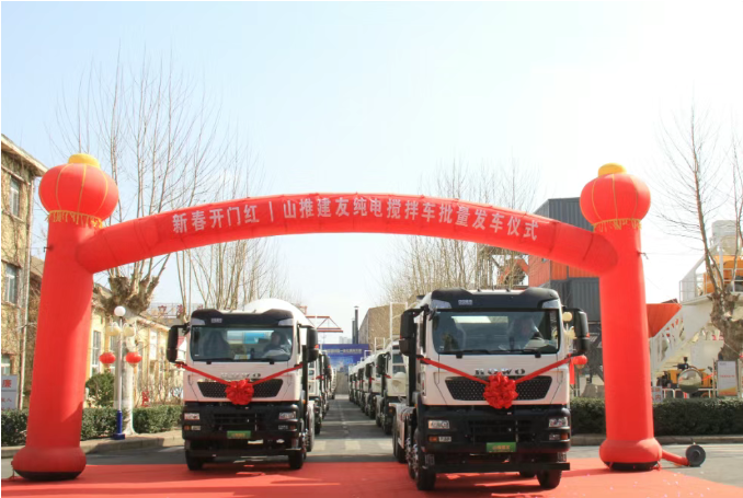 百余台设备批量发货！山东重工工程机械喜迎新春开门红